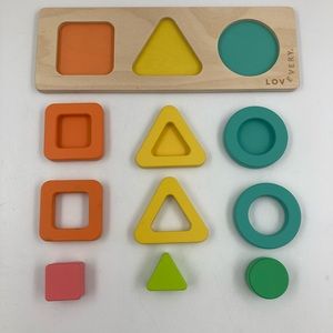 Lovevery Geo Shapes Wood Puzzle Realist Play Kit 19-21 Months Montessori Toys